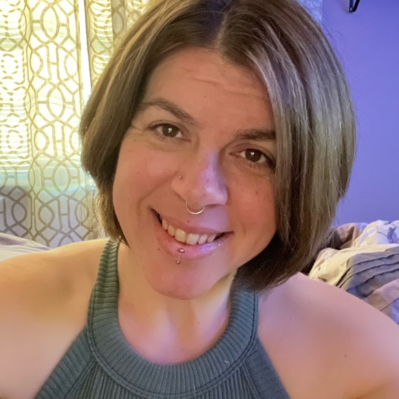 Meet your Posher, Kristina - Picture 3 of 3